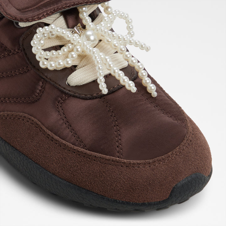 Sapatilhas rasas em castanho - GIALDAN