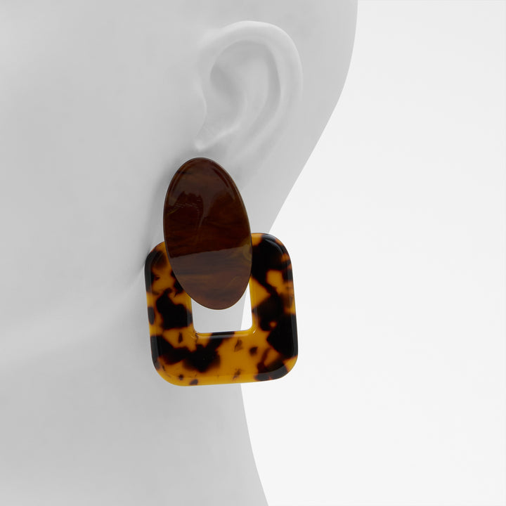 Brincos longos em tortoise - GLAMTORT