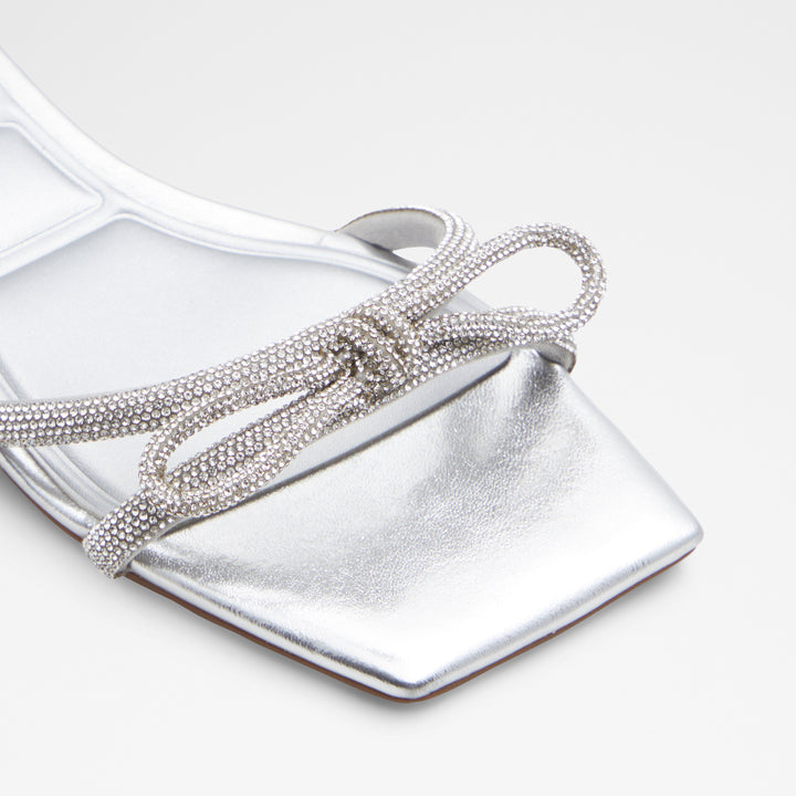 Sandálias rasas em prateado - GLIMMERA