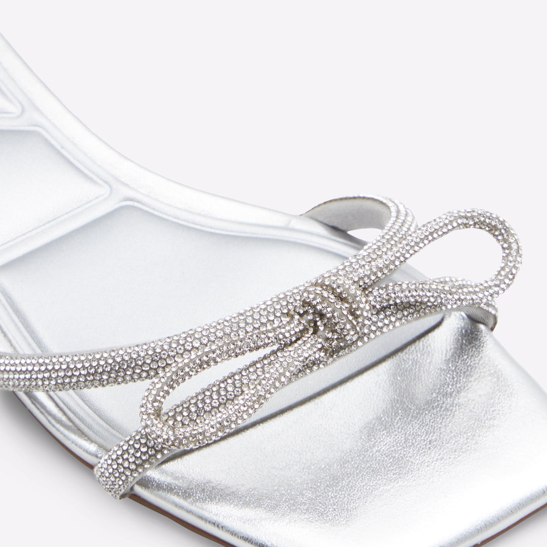 Sandálias rasas em prateado - GLIMMERA