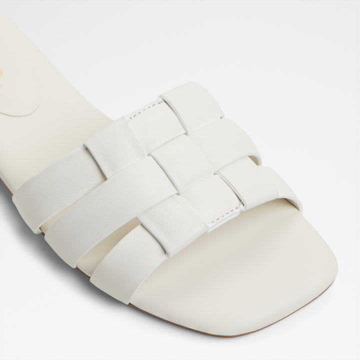 Sandálias rasas em pele branco - GOTOSANDAL