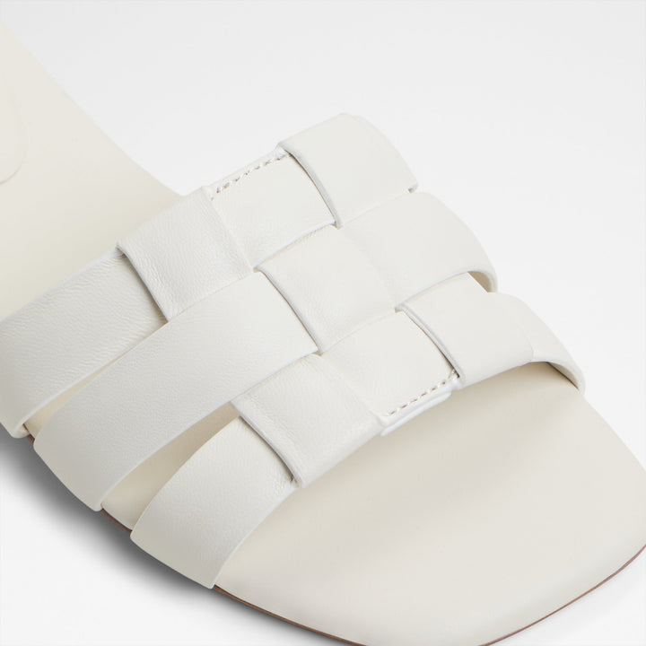 Sandálias rasas em pele branco - GOTOSANDAL