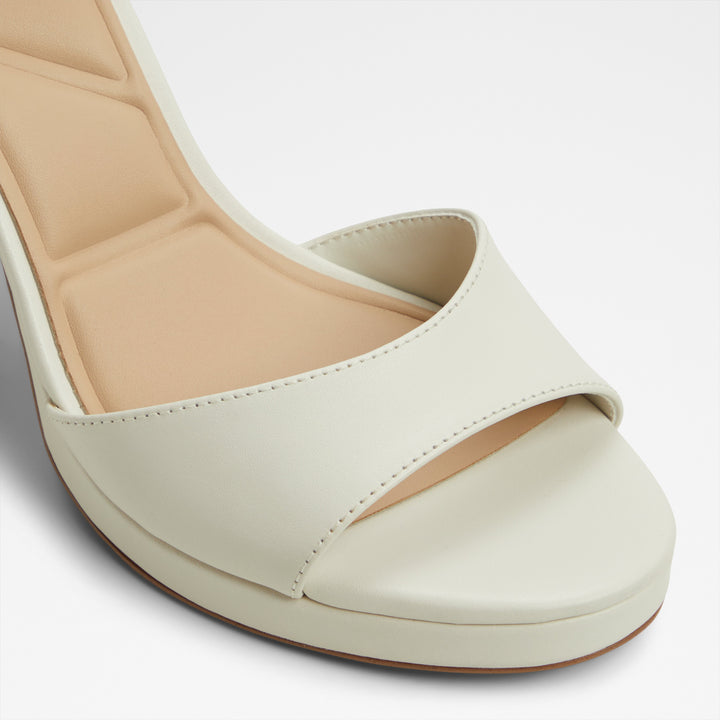 Sandálias em pele branco cru, salto em bloco - GRACIOUS