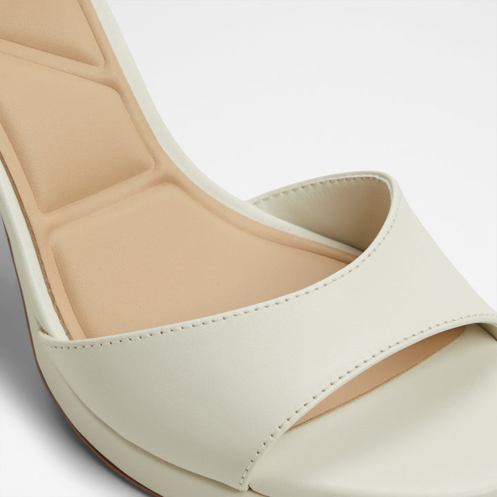 Sandálias em pele branco cru, salto em bloco - GRACIOUS