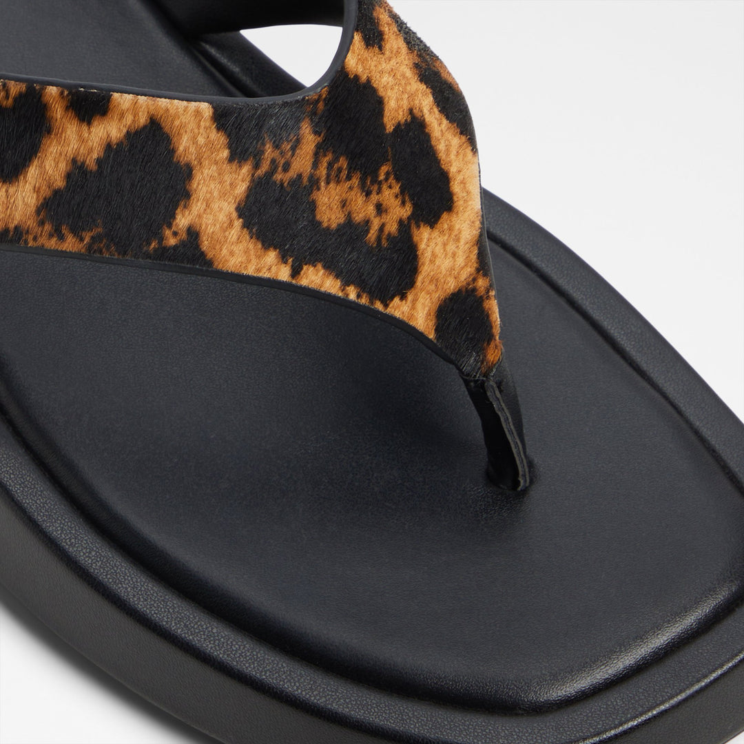 Sandálias rasas em pele preto - GRETTLE