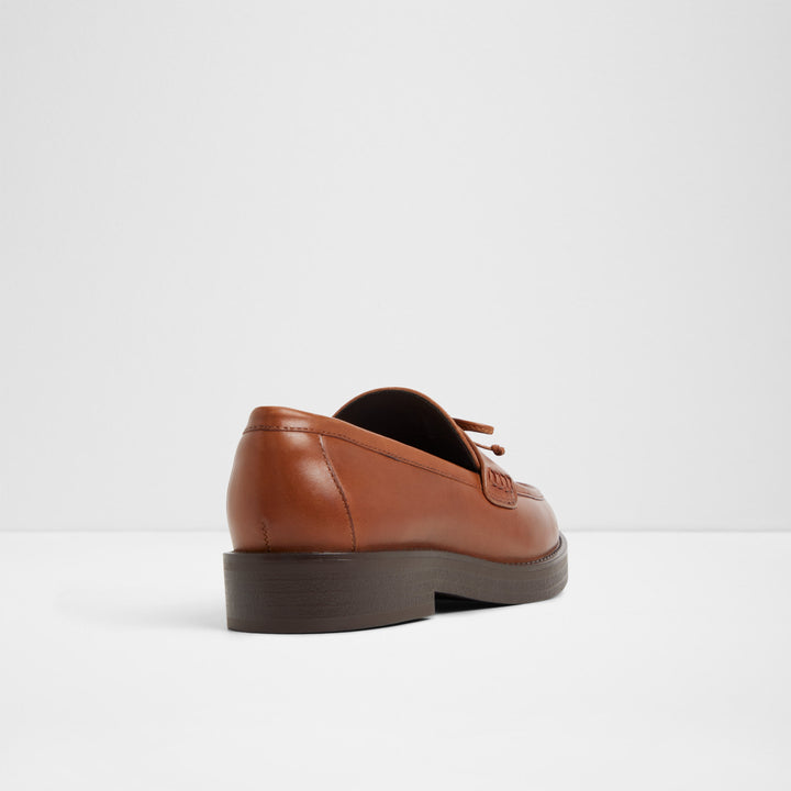 Mocassins rasos em pele cognac - GWAJAR