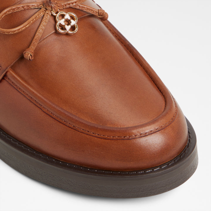 Mocassins rasos em pele cognac - GWAJAR