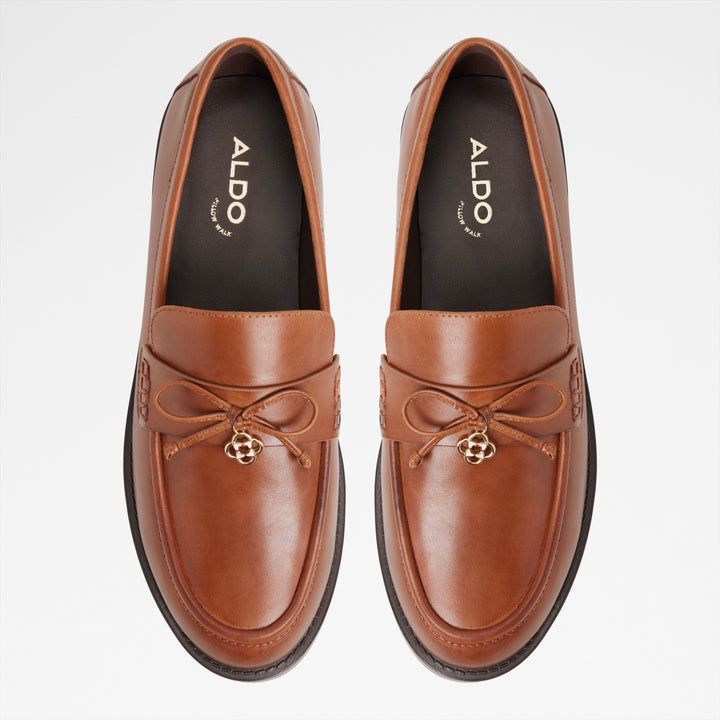 Mocassins rasos em pele cognac - GWAJAR
