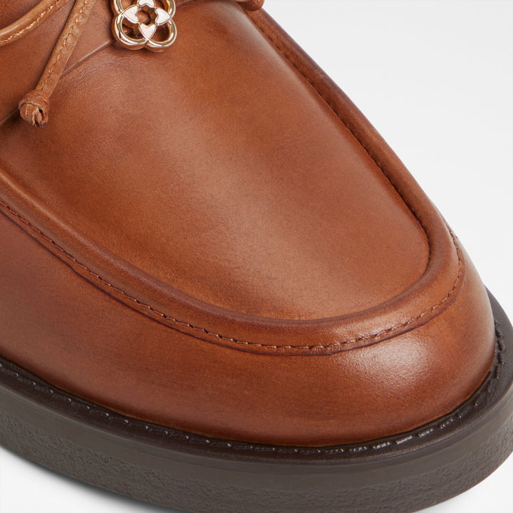 Mocassins rasos em pele cognac - GWAJAR