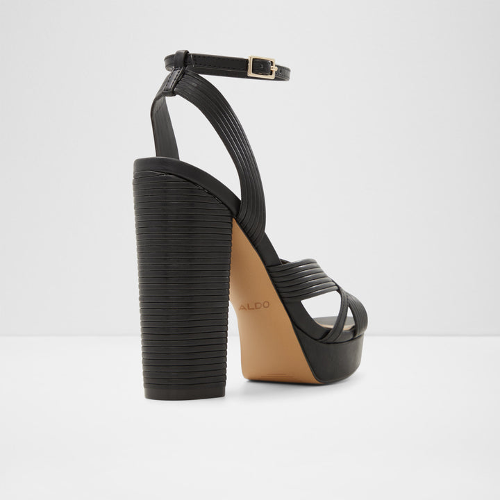 Sandálias em preto, salto em bloco com plataforma - HALLY