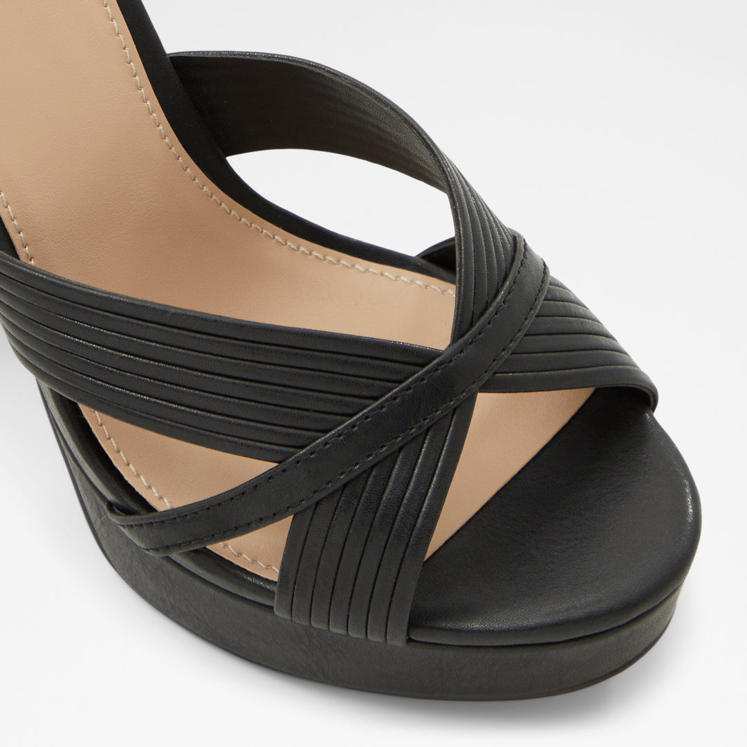 Sandálias em preto, salto em bloco com plataforma - HALLY