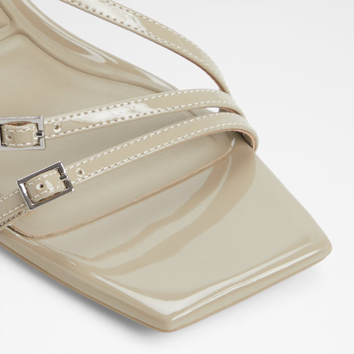 Sandálias em verniz verde, salto em funil - HARLIE