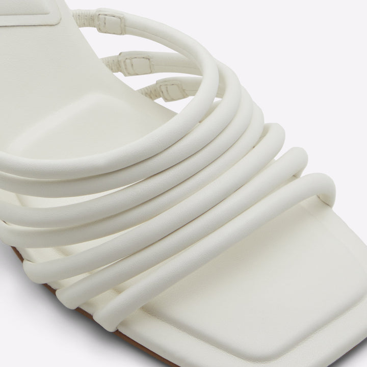 Mules em branco, salto fino - HARPA