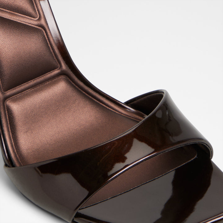 Sandálias em castanho, salto fino - ILLUSTRIOUS