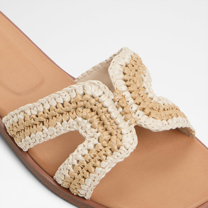 Sandálias rasas em bege - ITSANDAL