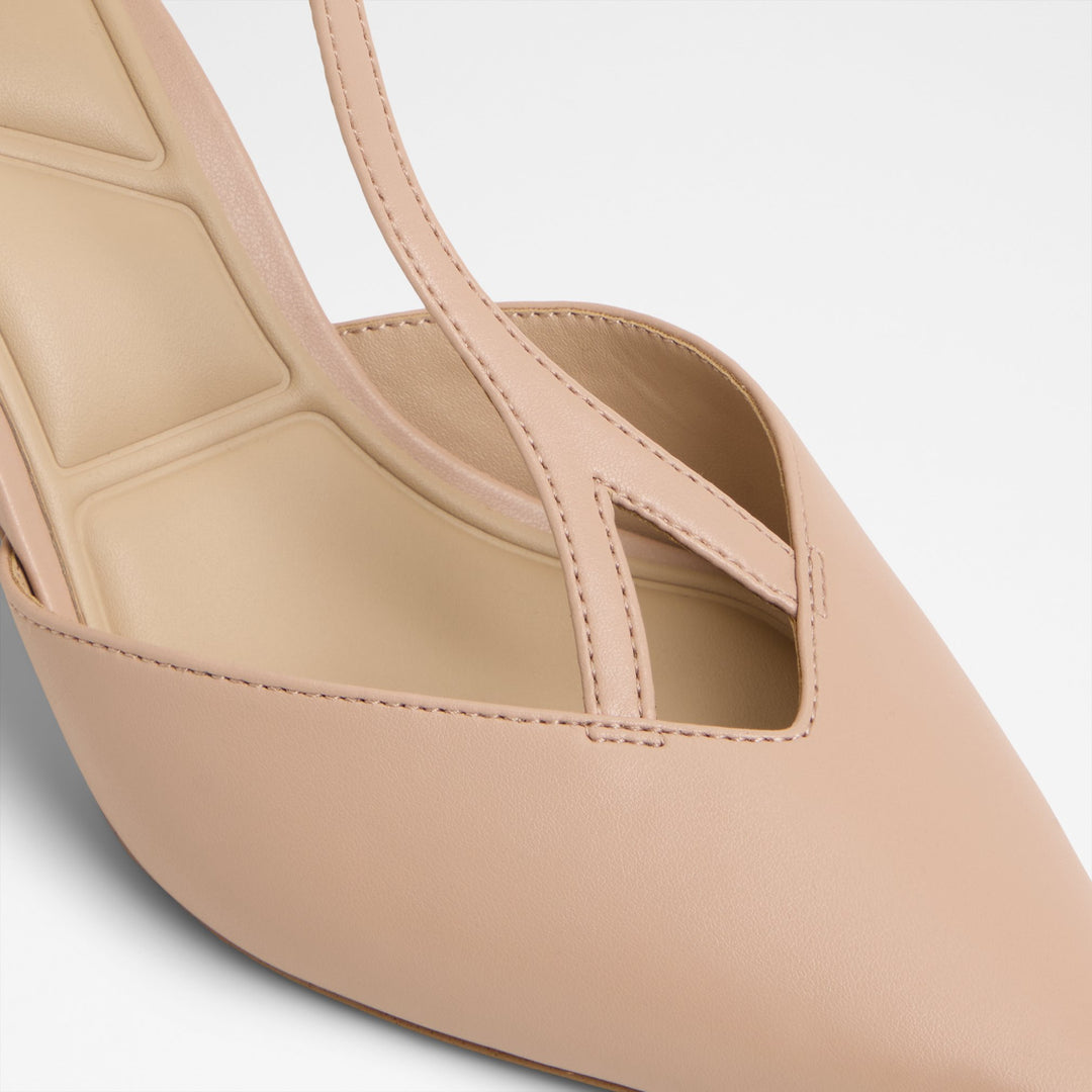 Sapatos em bege, salto em bloco - JESABEL