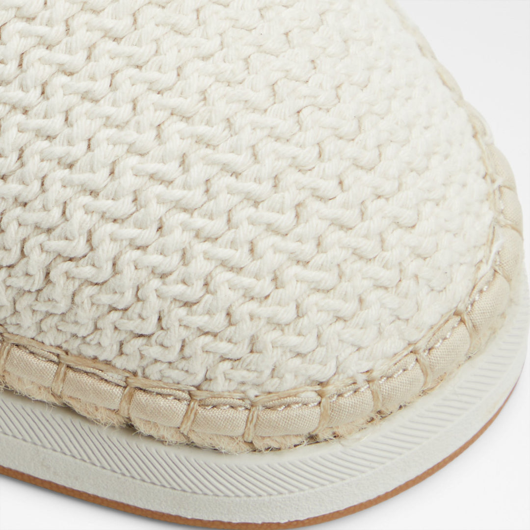 Alpercatas em branco cru - JOHNNEY