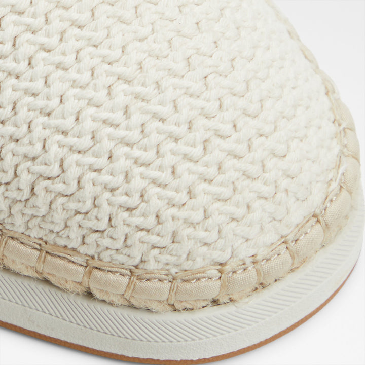 Alpercatas em branco cru - JOHNNEY