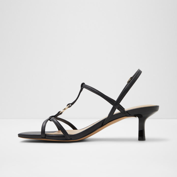 Sandálias em preto, salto fino - JOSEFINA