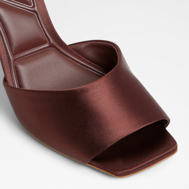 Sandálias em castanho, salto fino - KAIASIEN