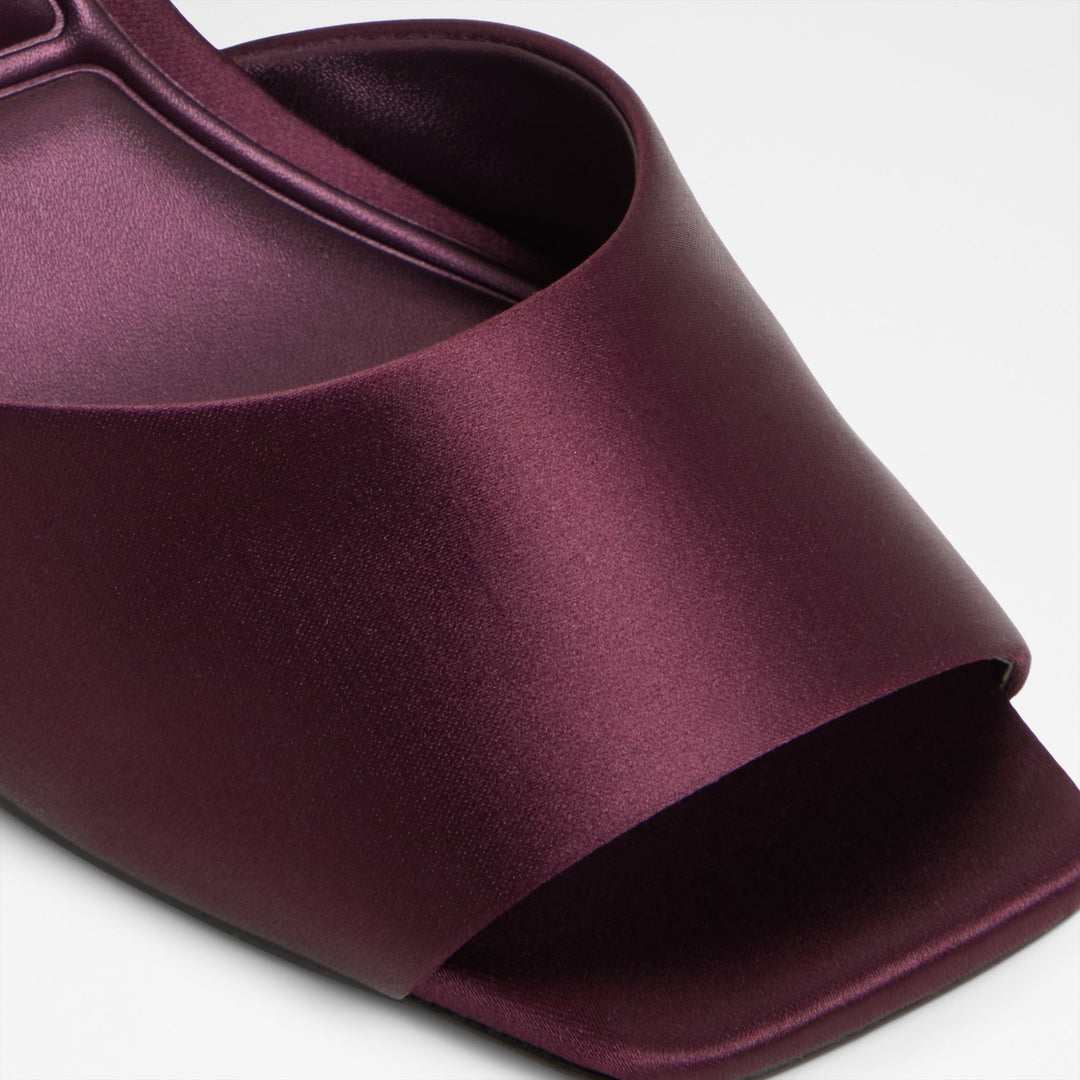 Sandálias em bordô, salto fino - KAIASIEN