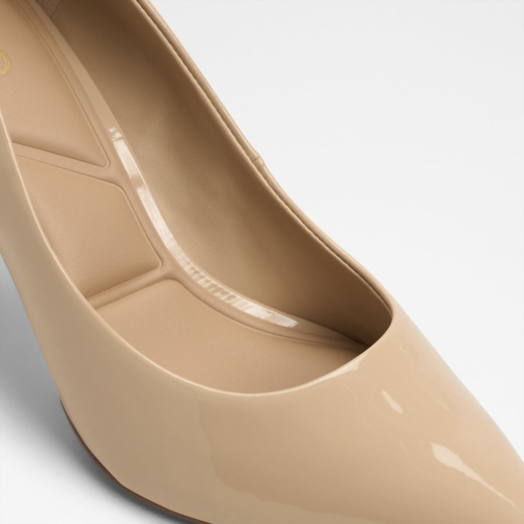 Sapatos em verniz bege, salto fino - KAITIE