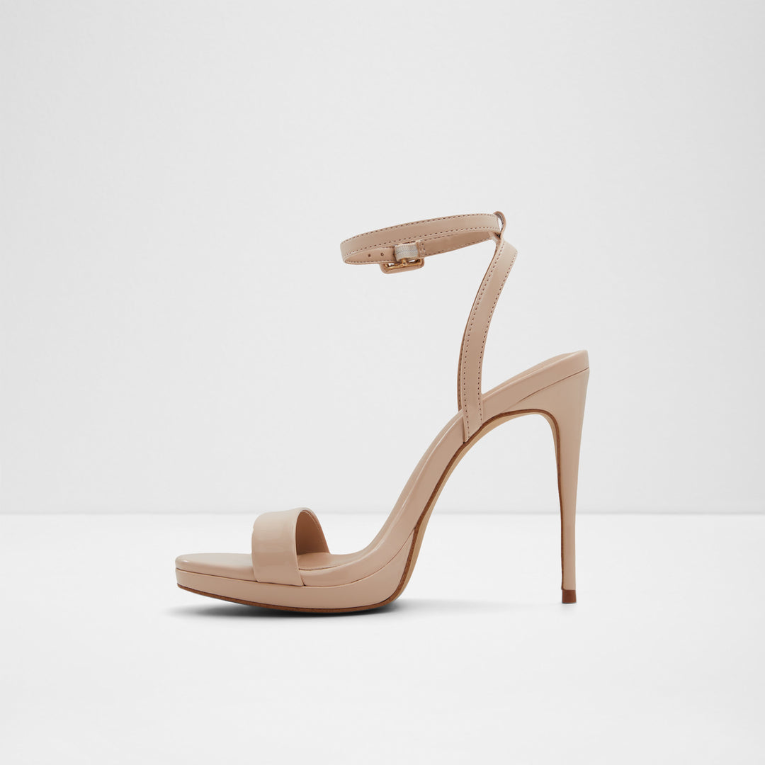 Sandálias em verniz bege, salto fino - KAT
