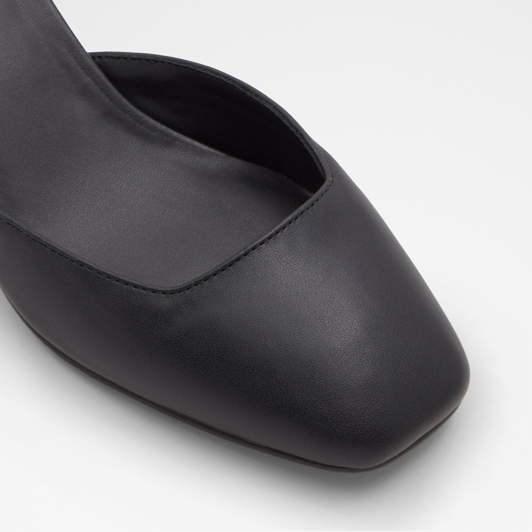 Sapatos em preto, salto em bloco - KINDAH