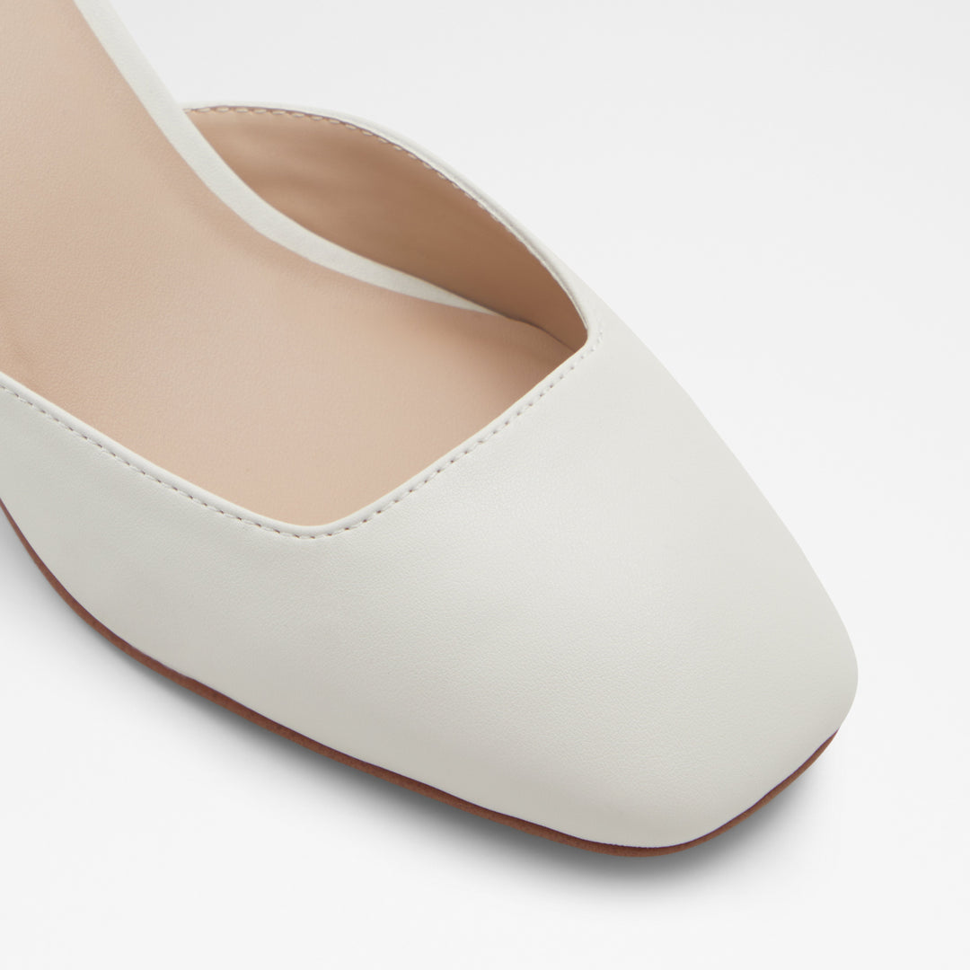 Sapatos em branco, salto em bloco - KINDAH