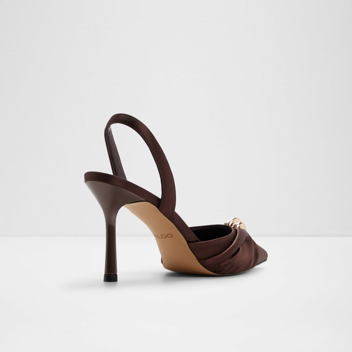 Sapatos em castanho, salto fino - LARSYNN