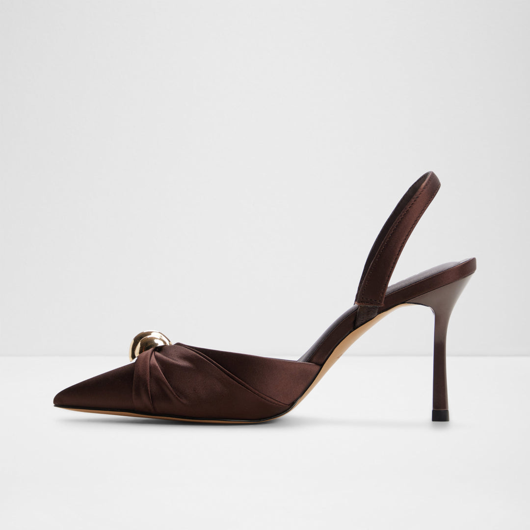 Sapatos em castanho, salto fino - LARSYNN