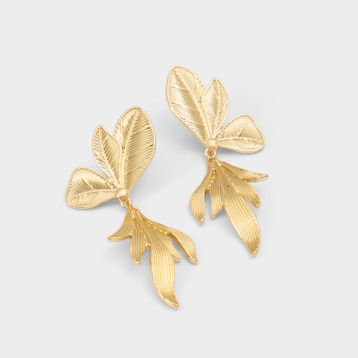 Brincos longos em dourado - LEAFORA