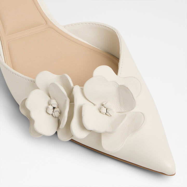 Sapatos em pele branco, salto em funil - LEILANIA