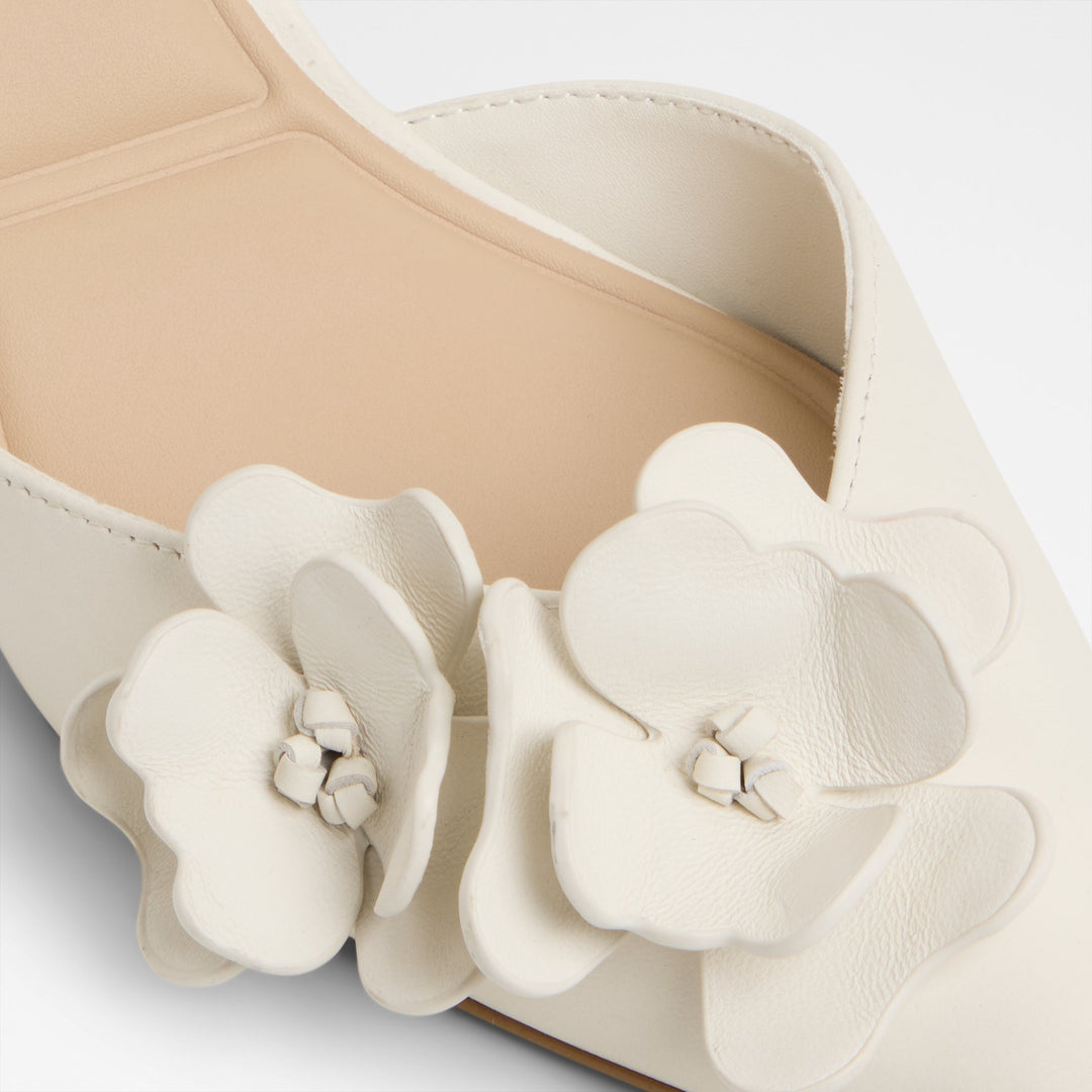 Sapatos em pele branco, salto em funil - LEILANIA