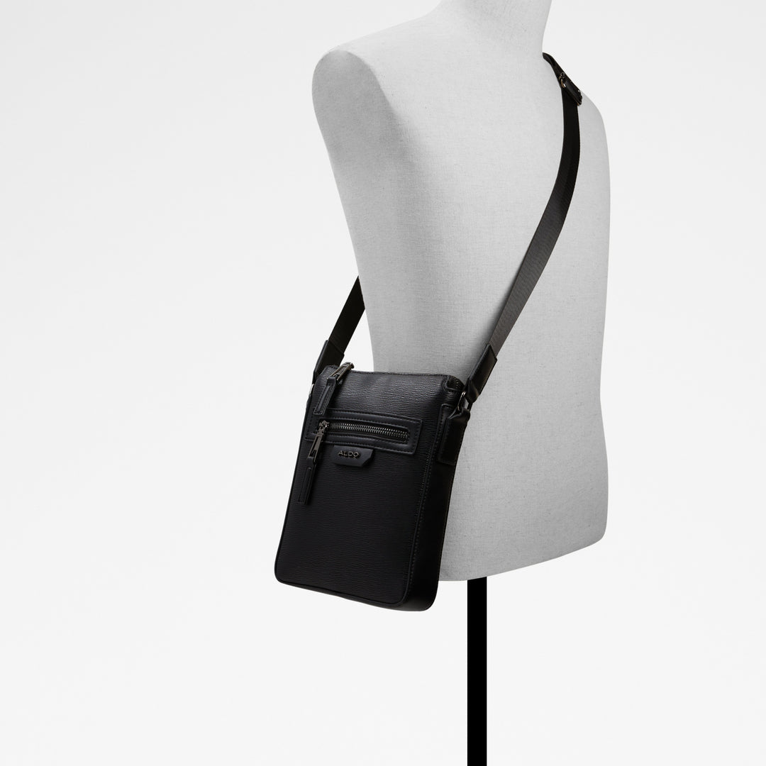 Mala de tiracolo em preto - LEONEL