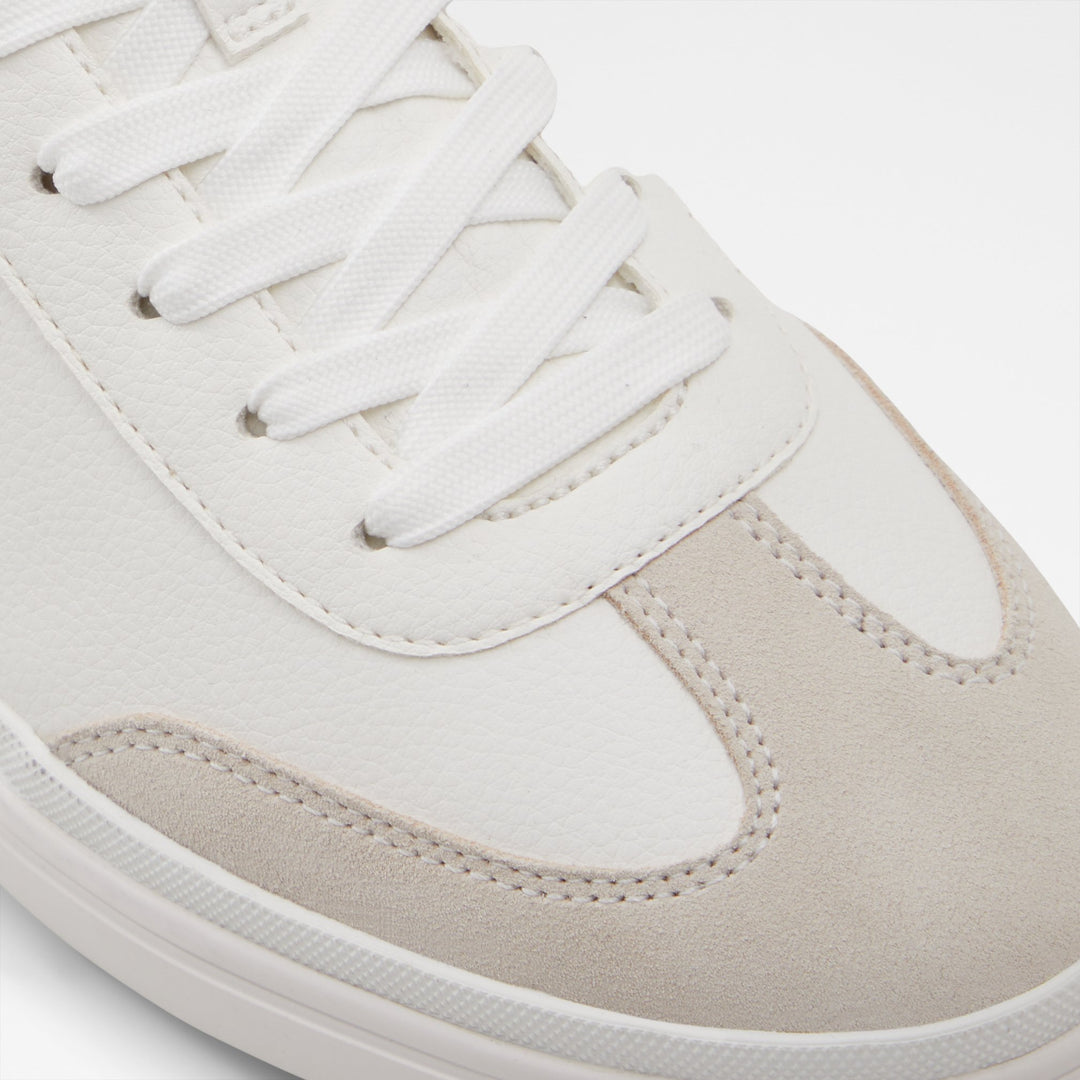 Sapatilhas em branco - LIDO