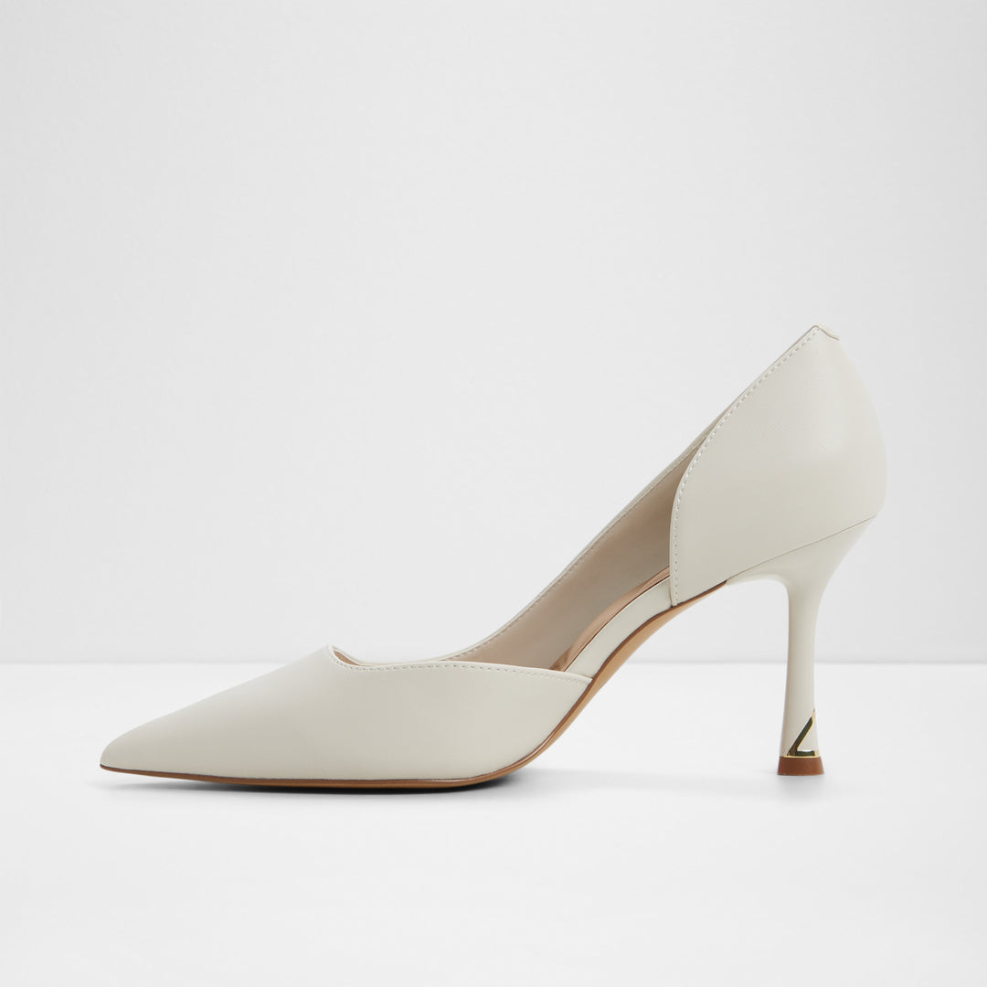 Sapatos em branco cru, salto fino - LIVIANNA