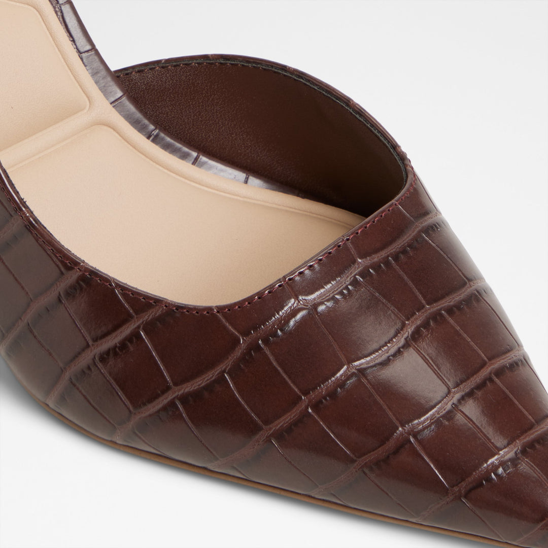 Sapatos em castanho, salto em funil - LIVIANNA