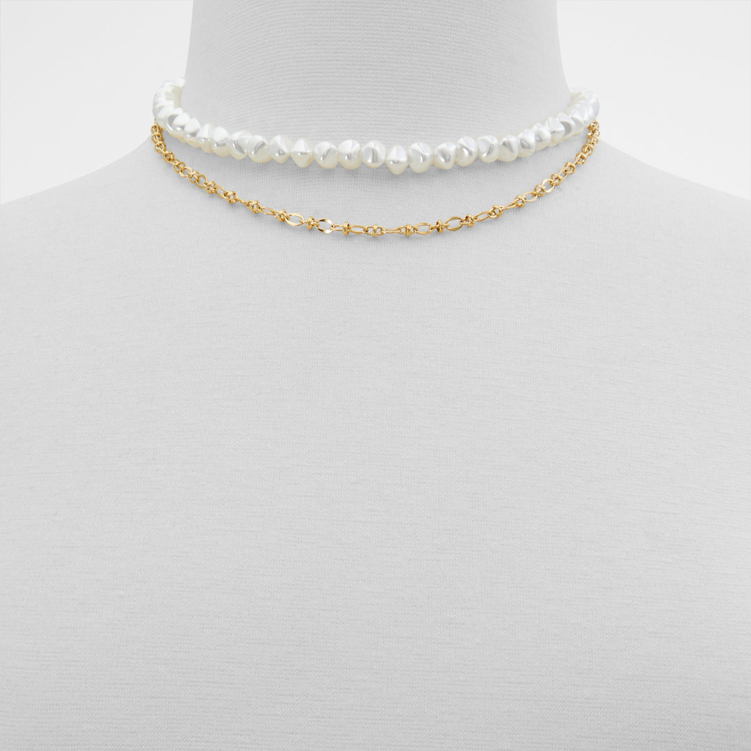 Colar em dourado - LOVECLUB