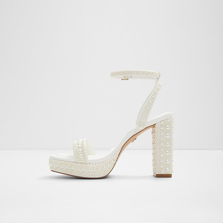 Sandálias em branco, salto em bloco - LULU