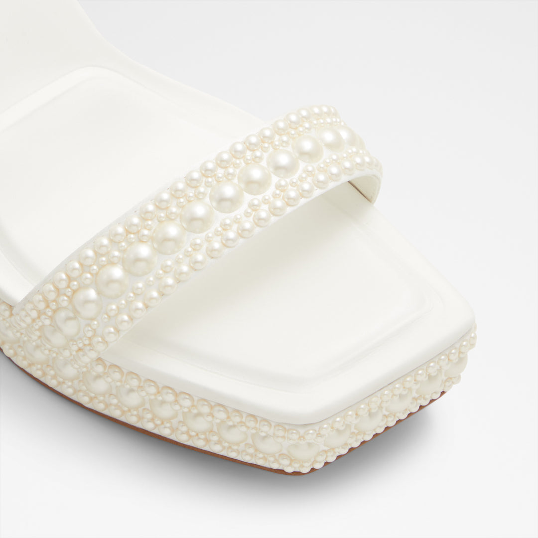 Sandálias em branco, salto em bloco - LULU