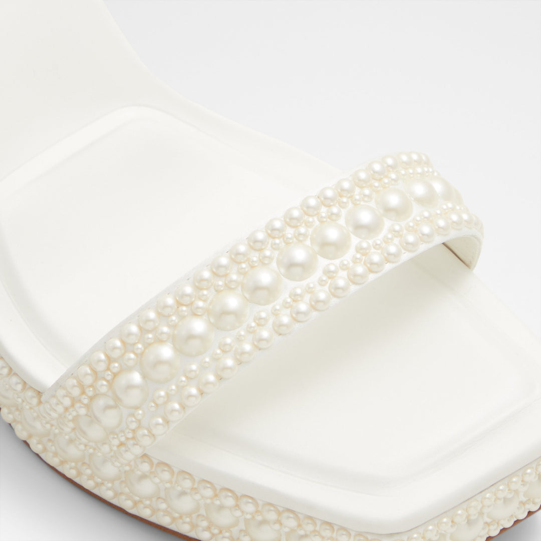 Sandálias em branco, salto em bloco - LULU