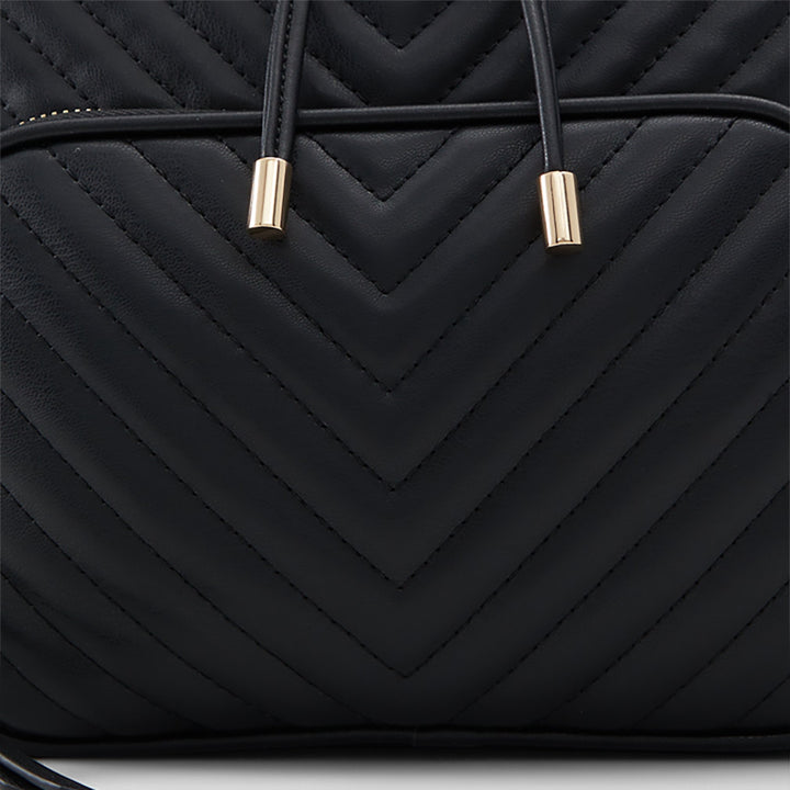 Mochila em preto - MAELLE