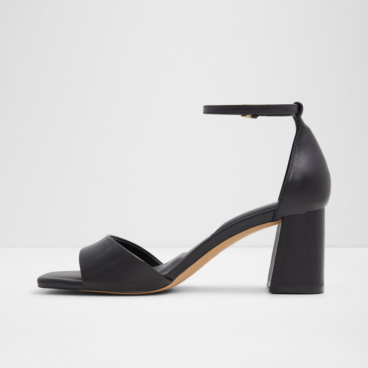 Sandálias em pele preto, salto em bloco - MAIZE
