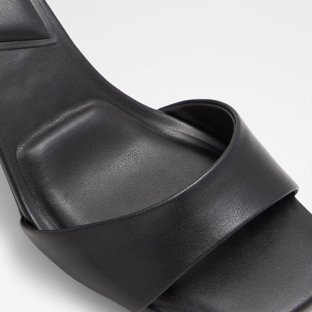 Sandálias em pele preto, salto em bloco - MAIZE