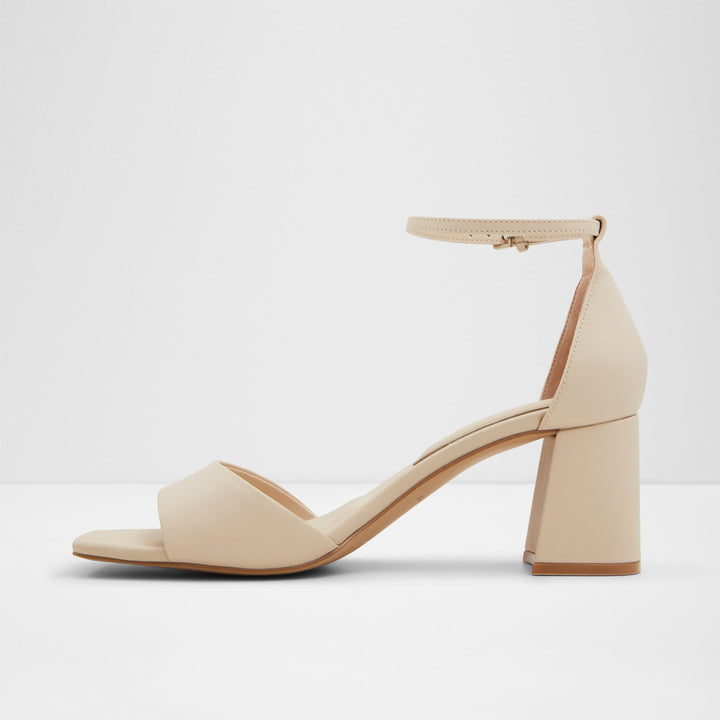 Sandálias em pele bege, salto em bloco - MAIZE