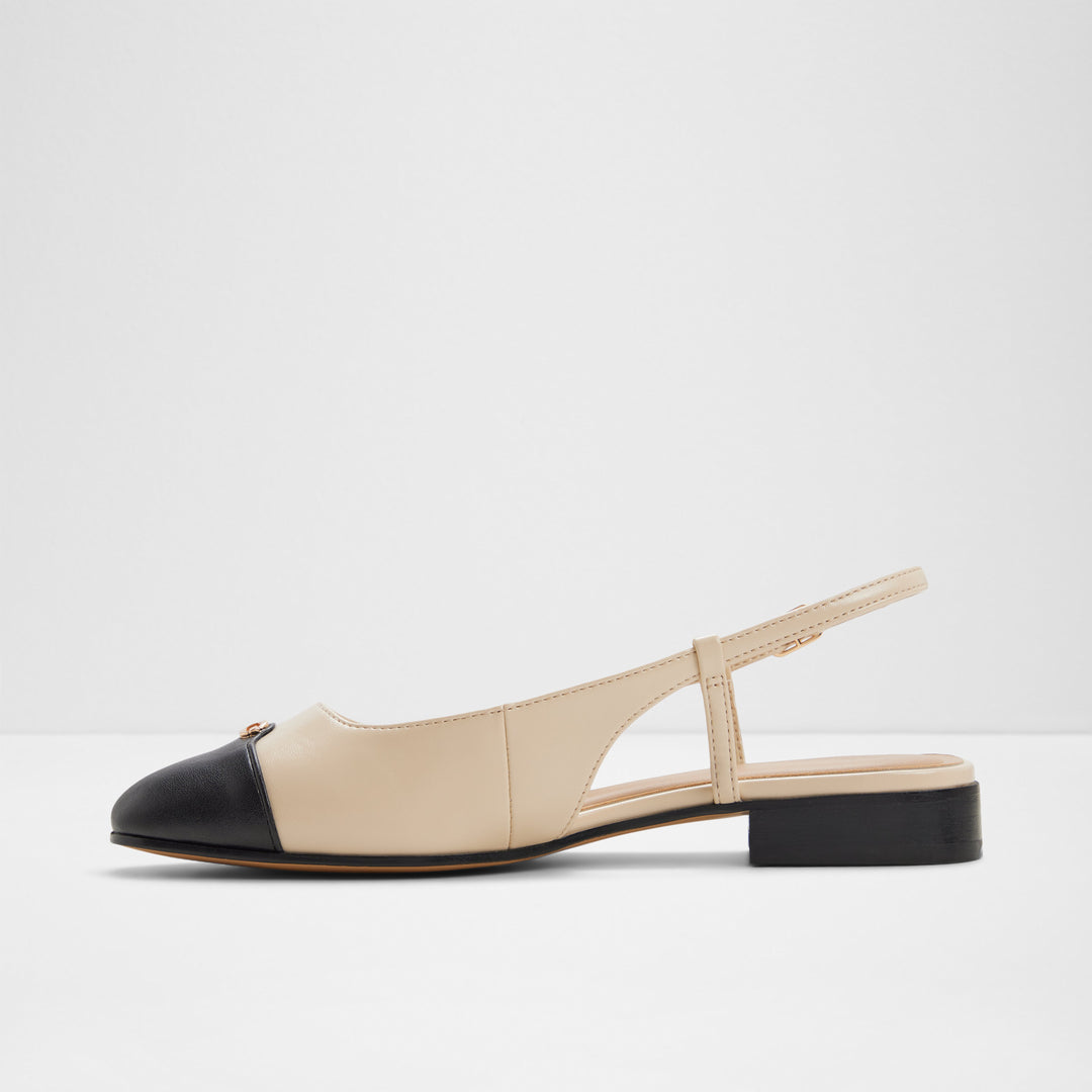 Sapatos rasos em bege - MAREE