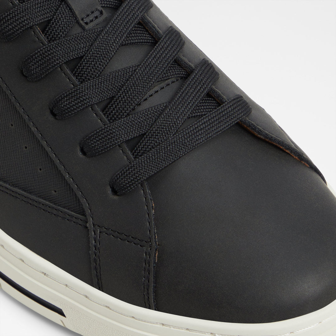 Sapatilhas em preto - MATCHPOINT