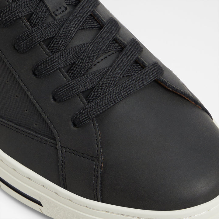 Sapatilhas em preto - MATCHPOINT