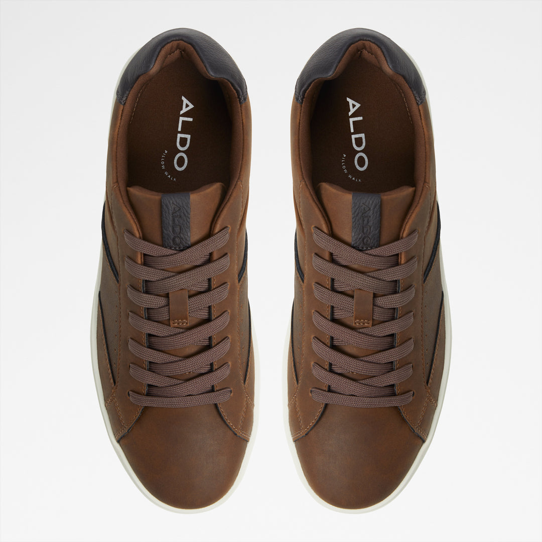 Sapatilhas em castanho - MATCHPOINT